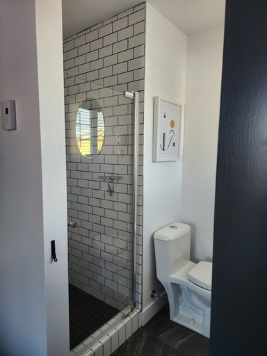 Bathroom 4, Aubergélit, L'Islet