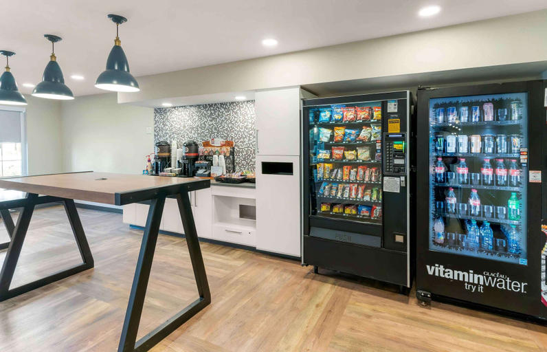 Food & Drinks 5, Extended Stay America Suites San Jose Milpitas McCarthy Ranc, Santa Clara