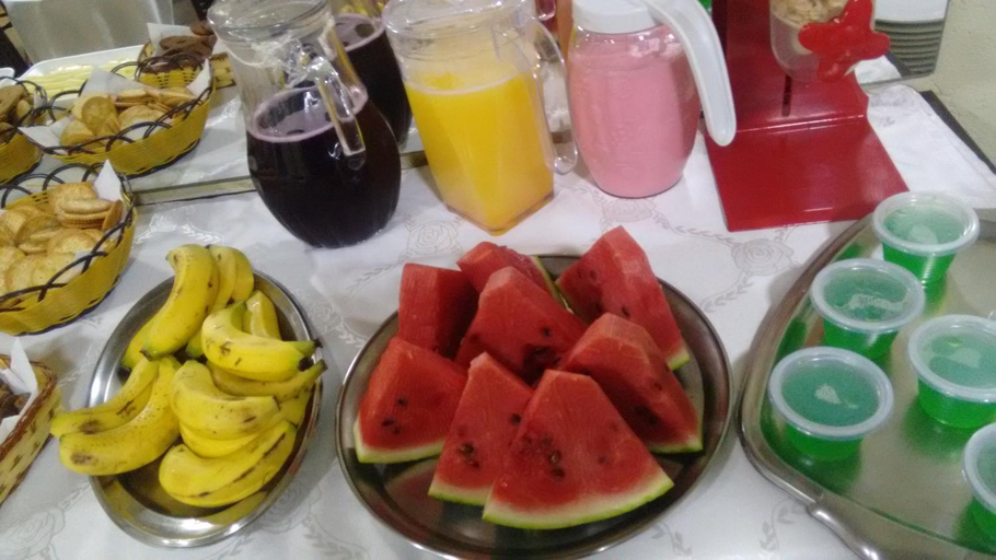 Food & Drinks