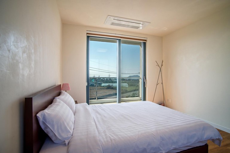 Bedroom 2, Poema Stay, Jeju