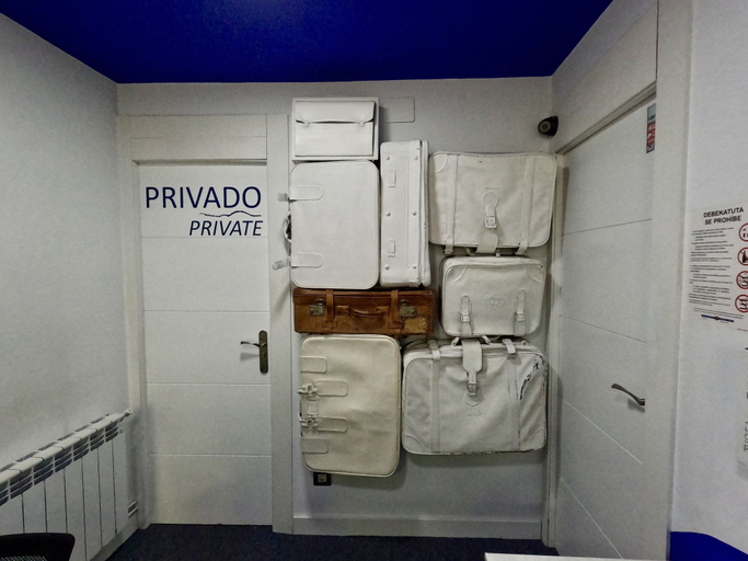 Bathroom 4, Casual Bilbao Gurea, Vizcaya