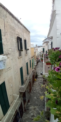 Others 2, B&B Ninedda, Bari