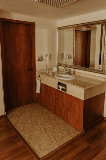 Bathroom 5, Gran Hotel Diligencias, Veracruz