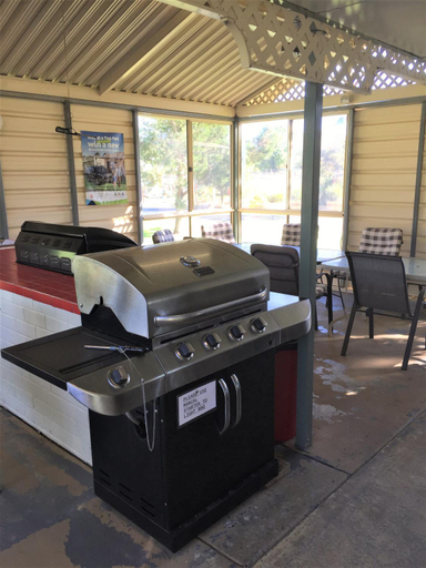 Others 5, Junee Tourist Park, Junee