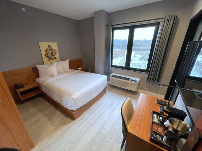 Bedroom 3, Liberty View Brooklyn hotel, New York