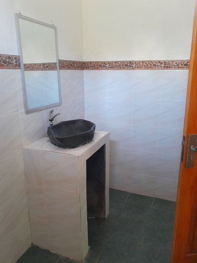 Bathroom 4, Florines Garden, Lombok