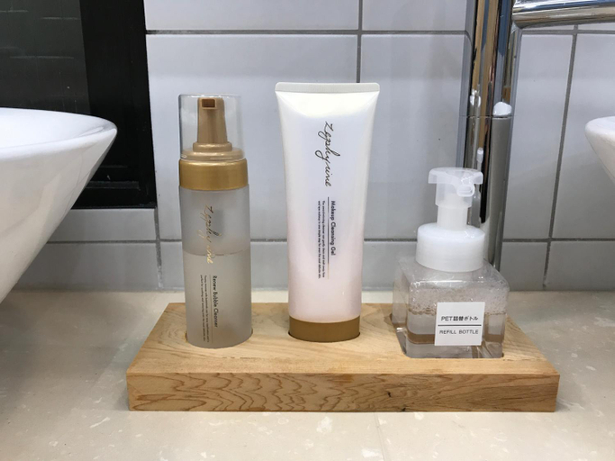 Bathroom 2, Cao Ji Book Inn Hostel, Tainan