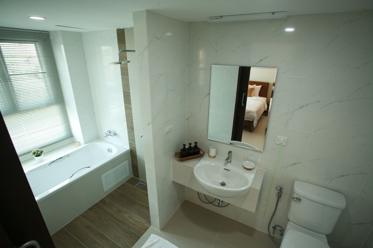 Bathroom 4