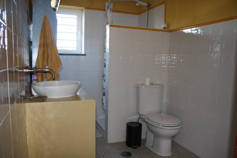 Bathroom, Hostel on the Hill, Vila do Bispo