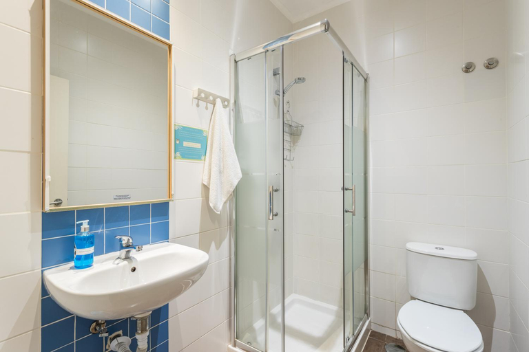 Bathroom 4, Lisboa Central Hostel, Lisbon