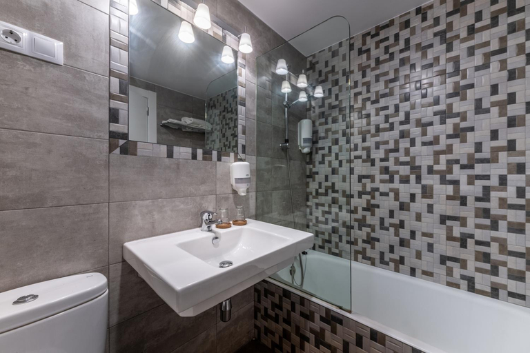 Bathroom 5, Hotel de Montaña El Mirador, Huesca