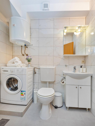 Bathroom 3, BIS Apartments 1 and 2, Dubrovnik