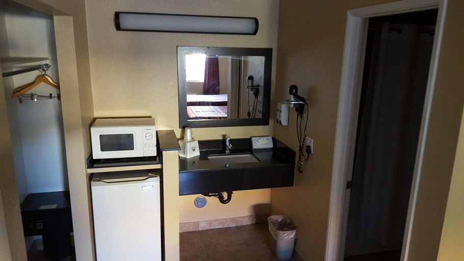 Bathroom 4, Anaheim Astoria Inn and Suites, Orange