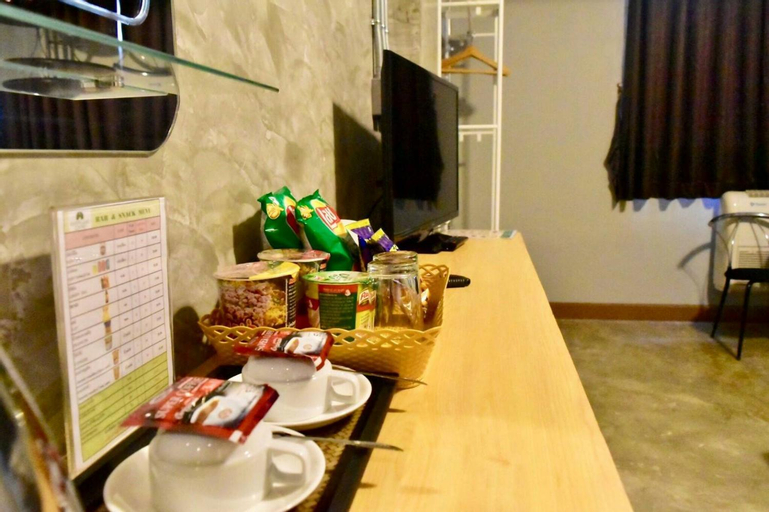 Food & Drinks