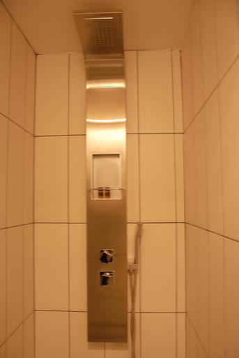 Bathroom 2, citizen 9, Central Macedonia