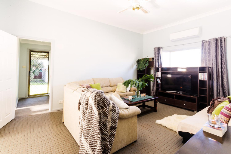 Cessnock Cottage near Hunter Valley Vineyards, Cessnock