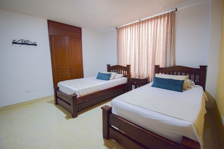 Bedroom 3, Hotel Toledo Plaza, Armenia
