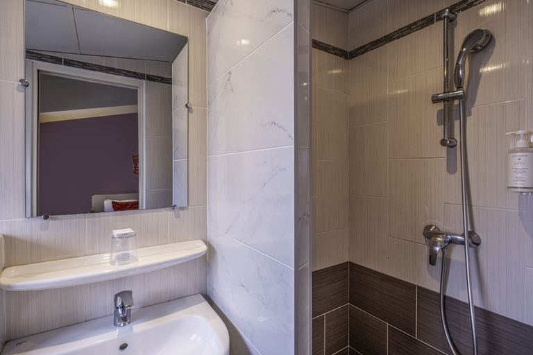 Bathroom 4, Hotel Saint Georges Lafayette, Paris