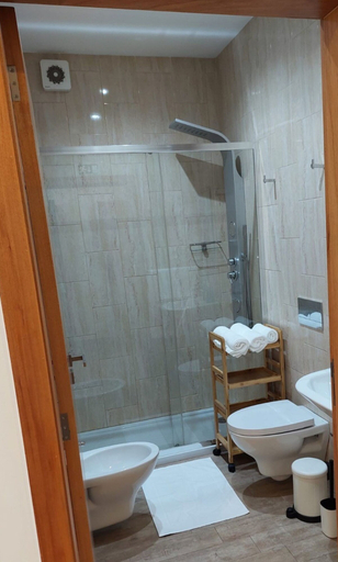 Bathroom 4, New Life - CASA MÚSICA SUITE-2F, Porto