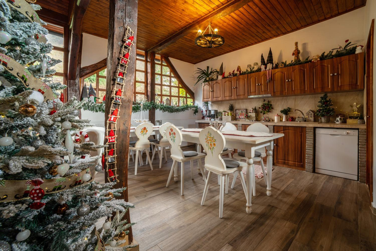Food & Drinks, Casa cu Suflet, Sighisoara