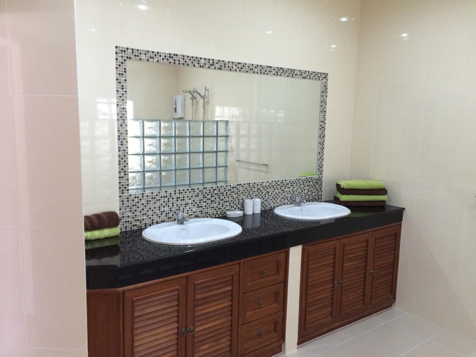 Bathroom, Villa Happy home, Phuket Island