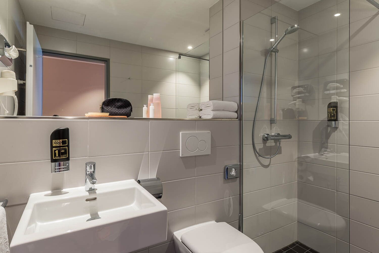 Bathroom 5, Coffee Fellows Hotel Siegburg West, Rhein-Sieg-Kreis