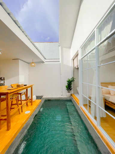 Swimming Pool 4