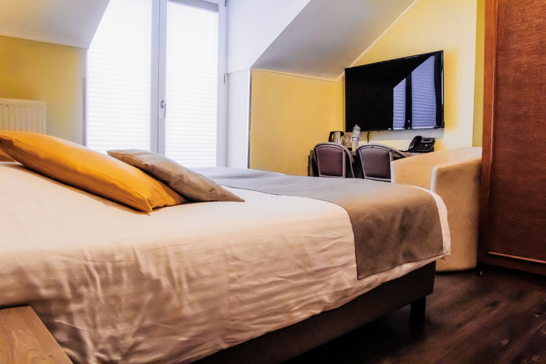 Bedroom 4, Hotel des postes, Luxembourg