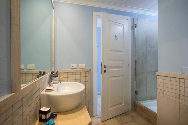 Bathroom 5, Lu' Hotel Carloforte, Carbonia-Iglesias