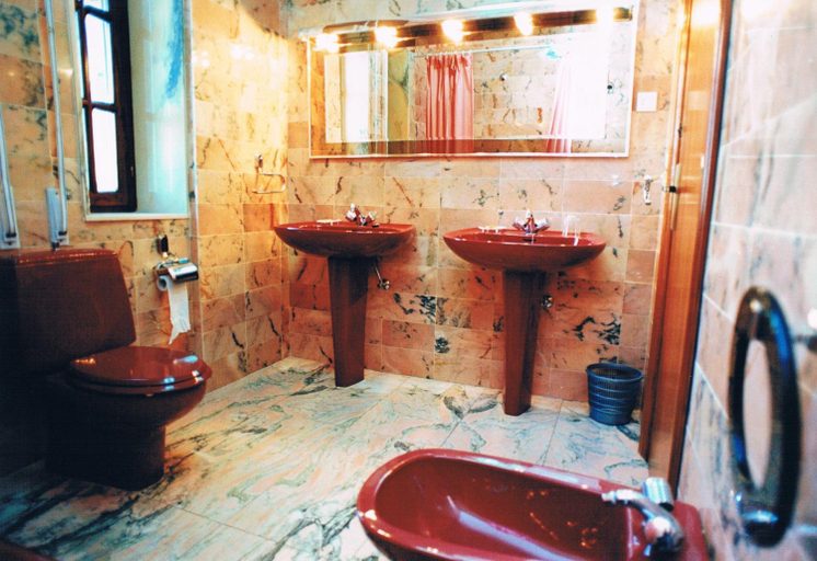 Bathroom 3, Hotel Antoyana, Cantabria