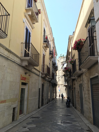 Balcony/terrace, La Cattedrale, Bari