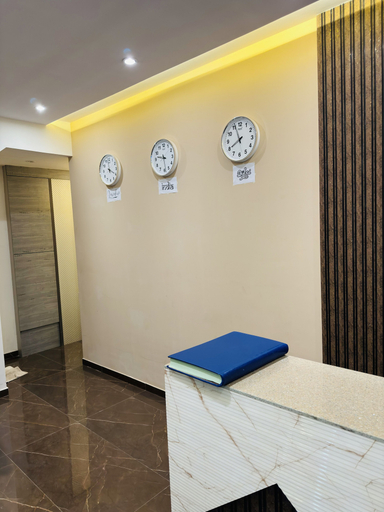 Others 5, Hotel Amazing, Mumbai Suburban