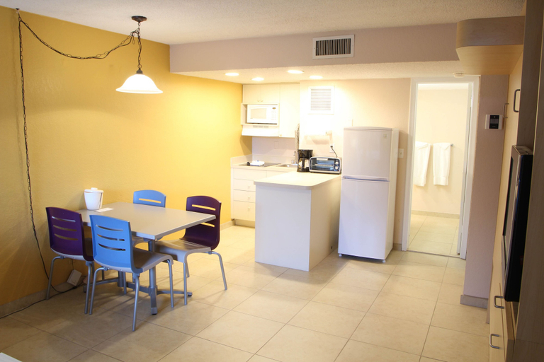 Others 5, Canada House Pompano Beach, Broward