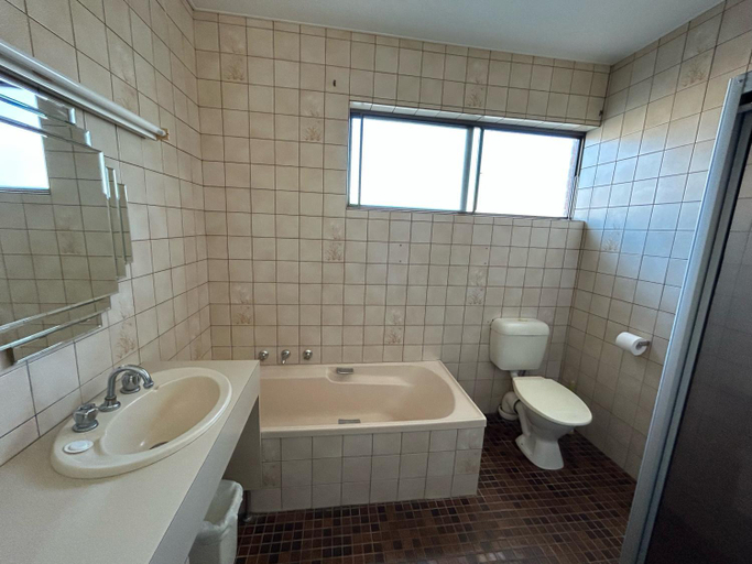 Bathroom 2, East West Motel Ceduna, Ceduna