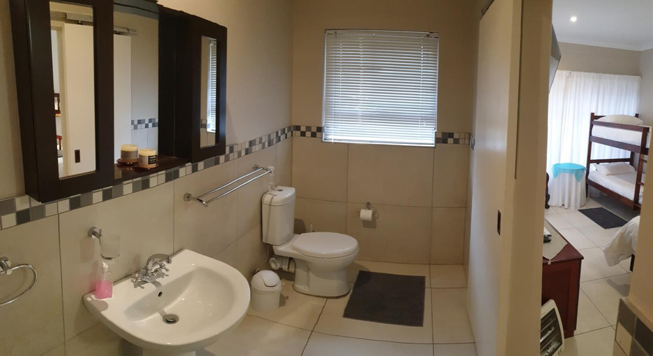 Bathroom 2, MeTime Self Catering Accomodation, Eden