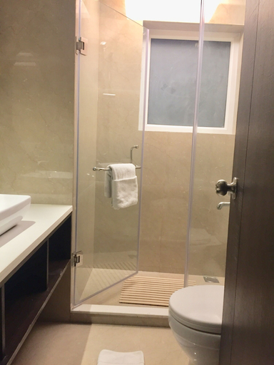Bathroom 2, Hotel Le ROI Lake View koti, Tehri Garhwal
