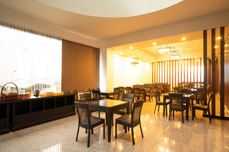 Food & Drinks 5, Intouch Riverside Hotel, Pakxe