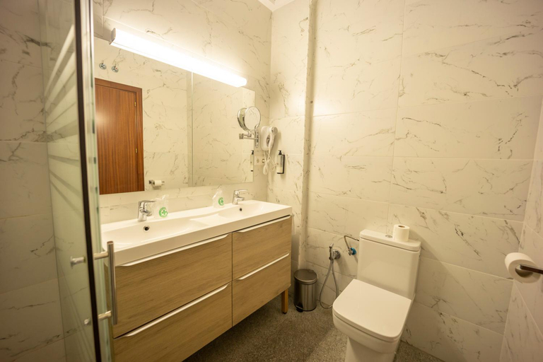 Bathroom 4, Hotel Florida, Madrid