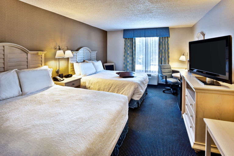 Bedroom 3, Hampton Inn & Suites Cape Cod-West Yarmouth, Barnstable