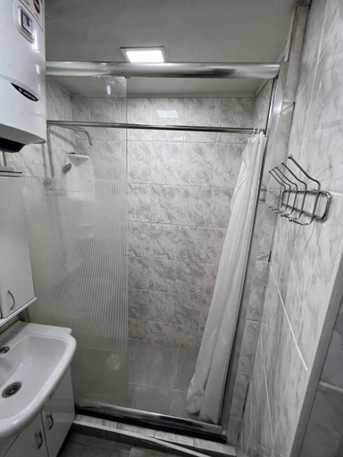 Bathroom 3, apartment on Abdrakhmanova 136, Bishkek