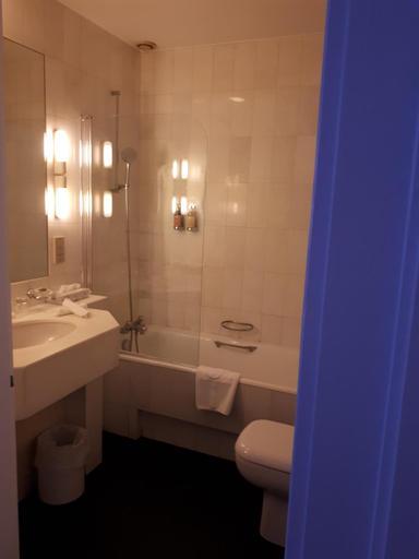 Bathroom 4, Hotel du Parc, Haut-Rhin
