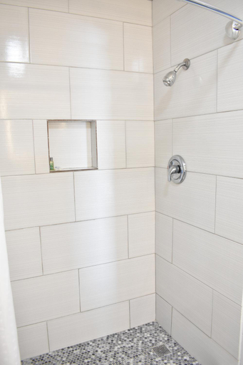 Bathroom 2, Rodeway Inn Swainsboro, Emanuel