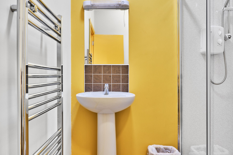 Bathroom 5, Forty Four North, Derry and Strabane