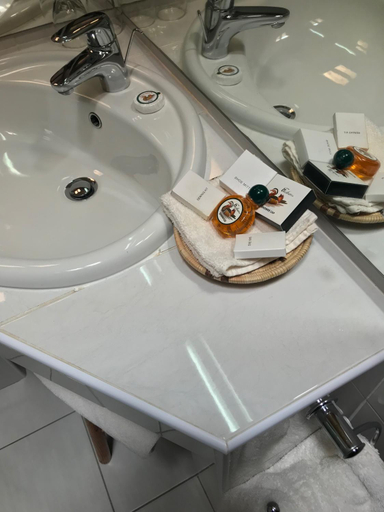 Bathroom 1, Hotel Schweizerhaus/Cafe Anton, Swakopmund