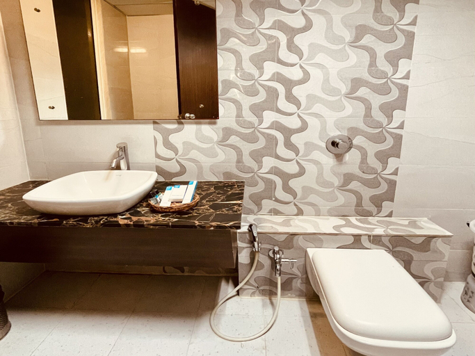 Bathroom 3, BR Resort & Club, Dewas