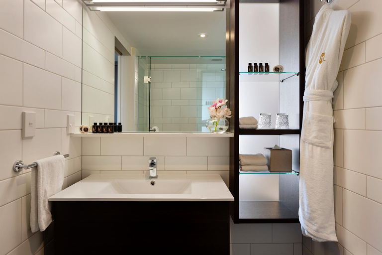 Bathroom 13