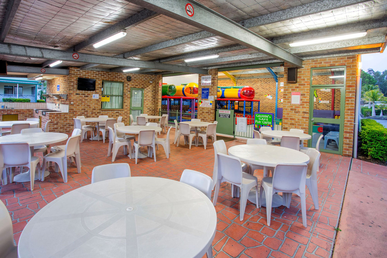 Food & Drinks 5, BIG4 Happy Hallidays Holiday Park, Greater Taree