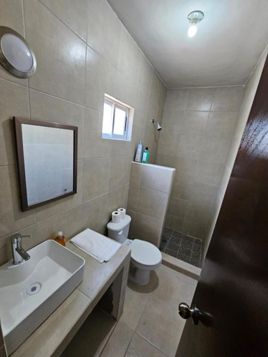 Bathroom 5, MARYAND, Soto La Marina
