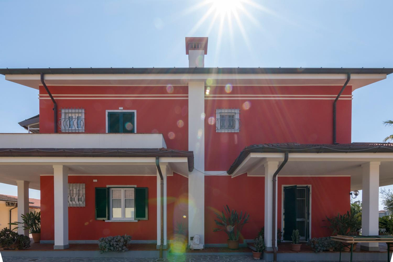 Merlo d'Oro, Massa Carrara