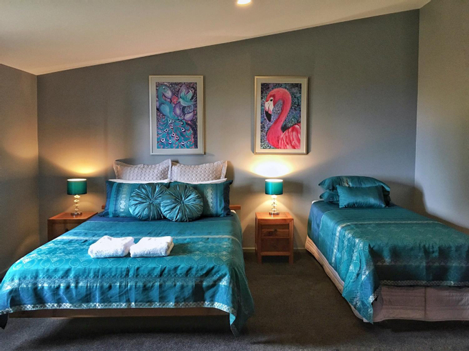 Bedroom 3, Sacred Mountain Retreat, Nambucca